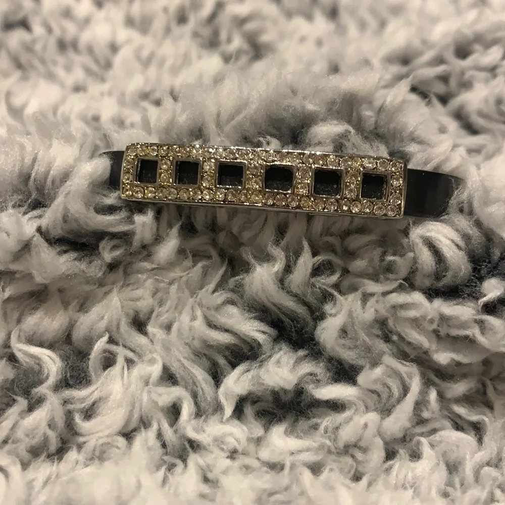 🌸 $3 if bundled Black & Silver Bracelet with Sparkly Gems
